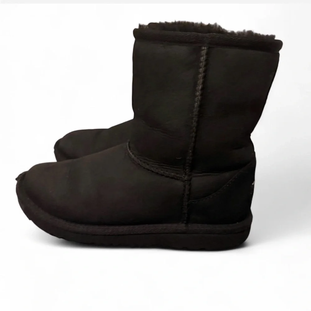 UGG Classic Black Boots for kids, size 2